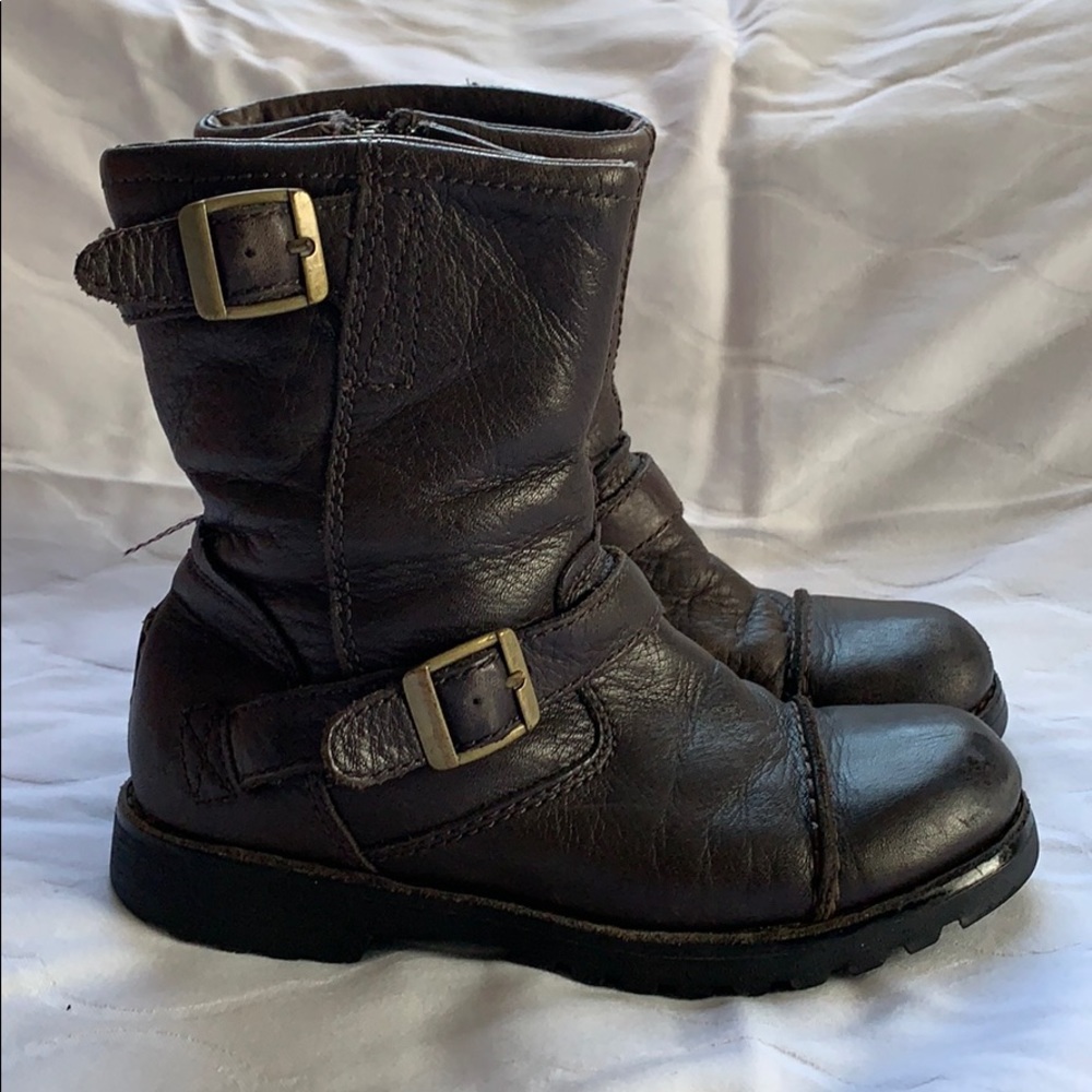 UGG children’s leather boots sz 13